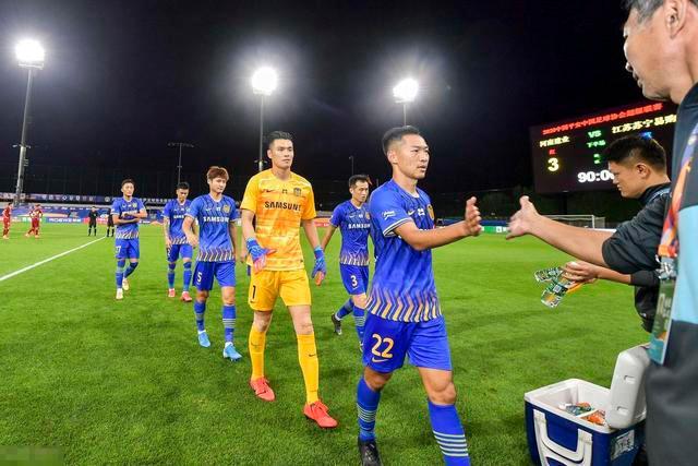 米兰主场3-0大胜莱切，普利希奇与拉比奥各入一球